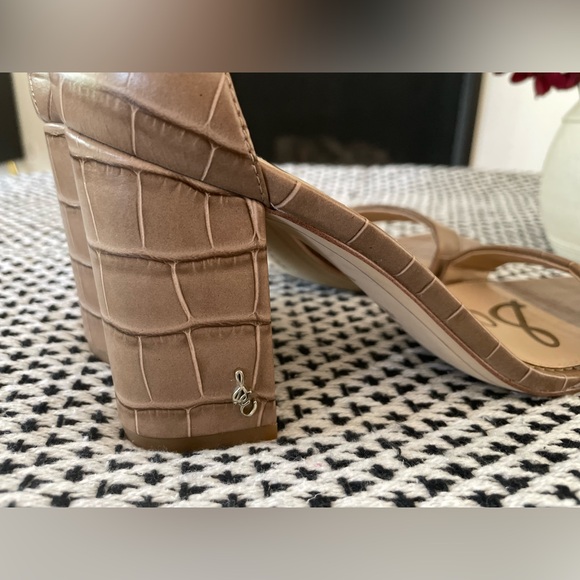 Unavailable - Picture 6 of 12